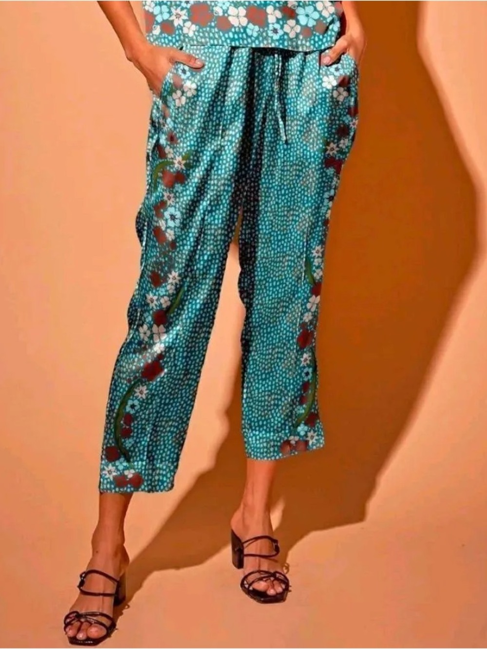 Julia Pant - Tucker